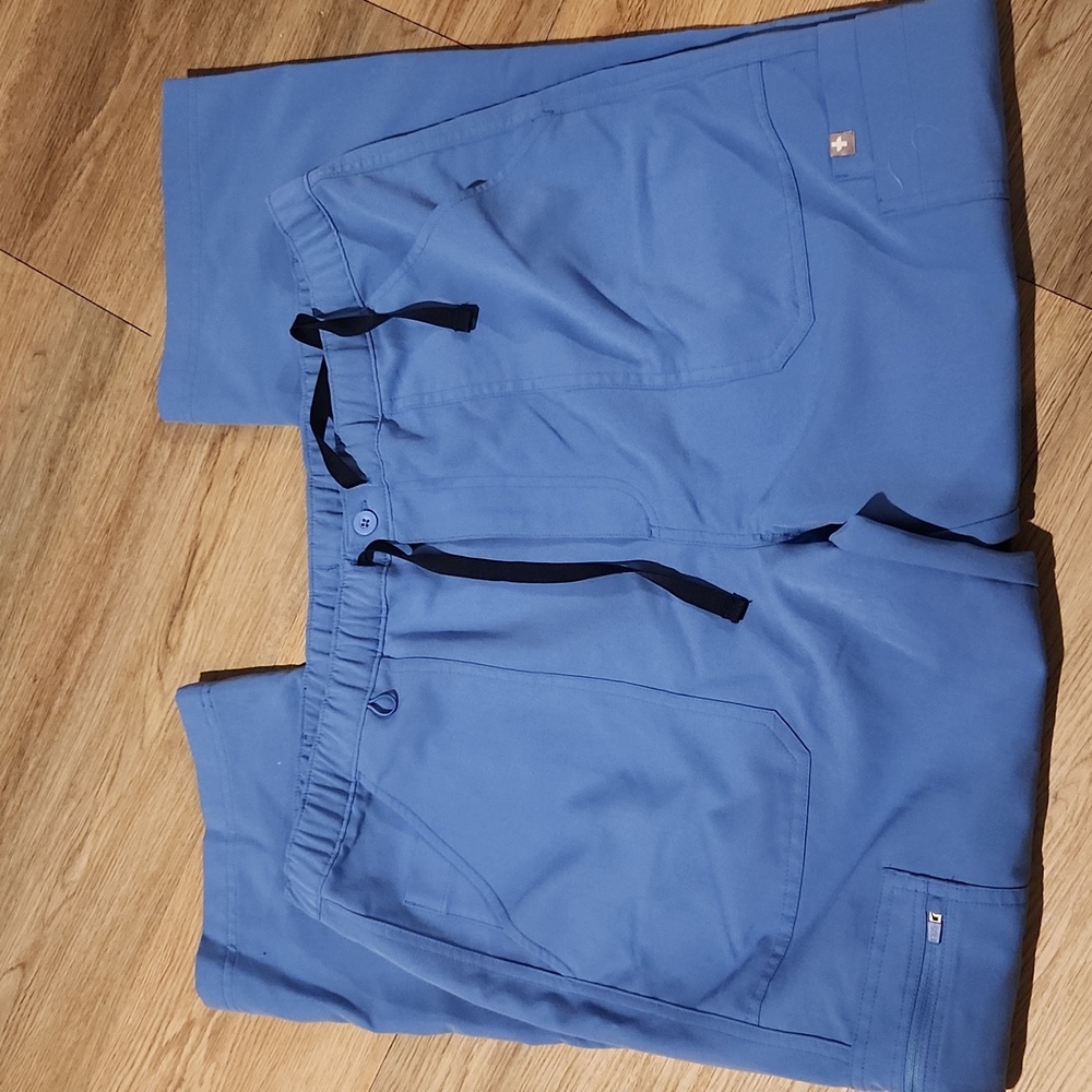 Figs Xl short